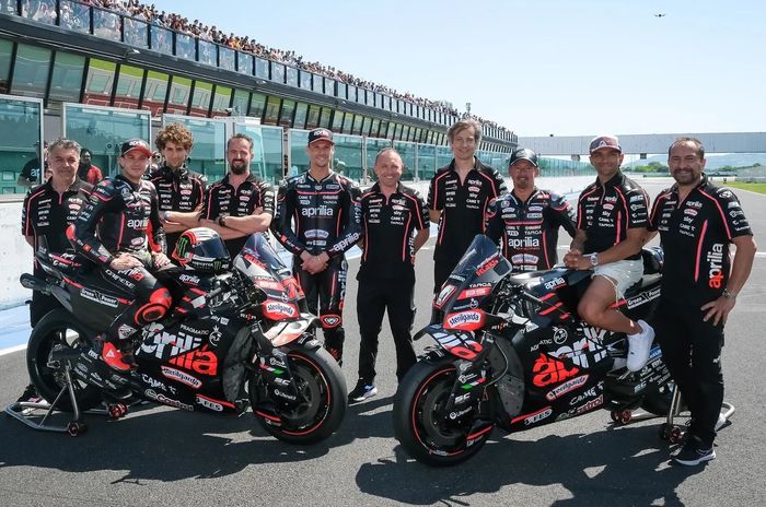 MotoGP, aprilia, jorge martin, racing suit, baju balap, Massimo Rivola, Muncul di Acara Aprilia, Ini Alasan Baju Balap Jorge Martin Sengaja Banget Beda Sendiri