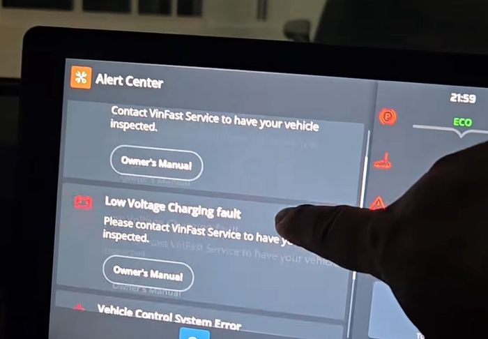 Indonesia, mobil listrik, kariyanto hardjosoemarto, VinFast VF 3, Andy Garna, Ternyata Ini Penyebab Mobil Listrik Vinfast VF 3 Enggak Bisa Jalan