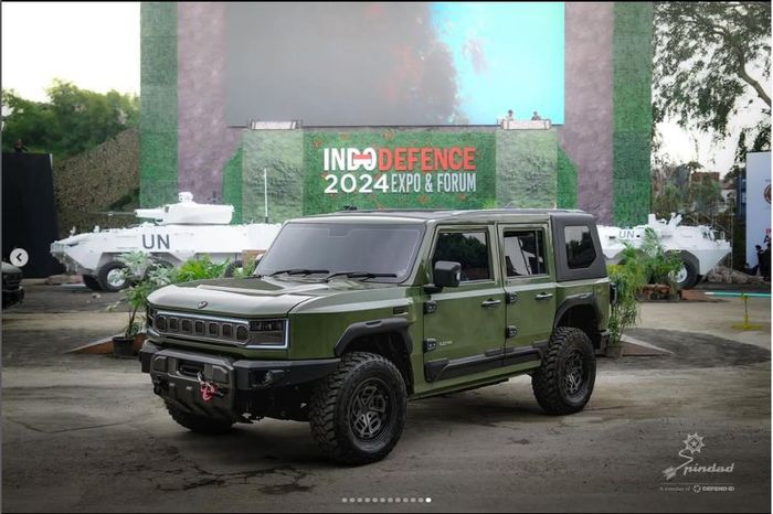 prabowo subianto, Maung MV3 Elektrik, Mobil Taktis Listrik, Mobil Listrik Taktis, MV3-EV Pandu, Presiden Prabowo Tanda Tangan di Atas Kap Mobil Listrik Taktis Baru Pindad, Ini Nama dan Speknya