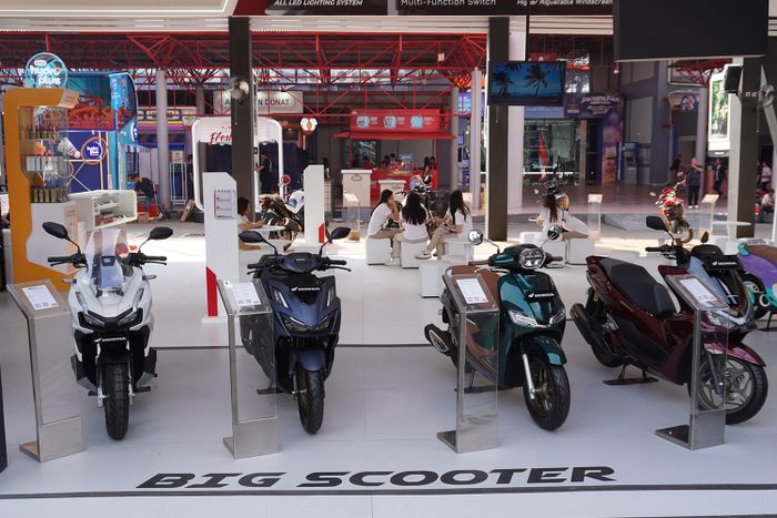 motor honda, penjualan motor honda, Astra Honda Motor (AHM), Demo DPR, Penjualan AHM 2025, Enggak Mau Pasrah, AHM dan Dealer Tetap Berjuang Jaga Penjualan Motor