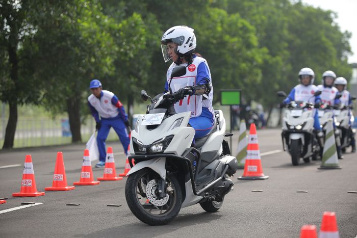 honda, safety riding, astra honda motor, ahsric, Astra Honda Safety Riding Instructors Competition, Astra Honda Safety Riding Competition 2025 Usai, Jagoan Safety Riding Diuji Pol-polan