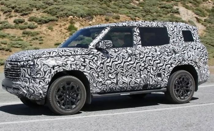 mitsubishi, pajero sport, outlander, Mitsubishi DST Concept, SUV Baru Mitsubishi Ketahuan Lagi Tes Jalan, Pajero Sport Anyar?