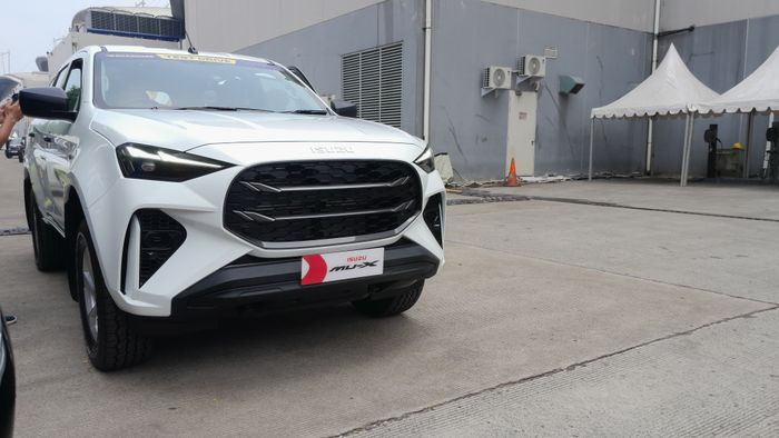 test drive, isuzu mu-x, isuzu, Isuzu New MU-X 4 WD di GIIAS 2025, Jarang Dilirik Orang, Ternyata Isuzu New MU-X 4 WD Senyaman Ini