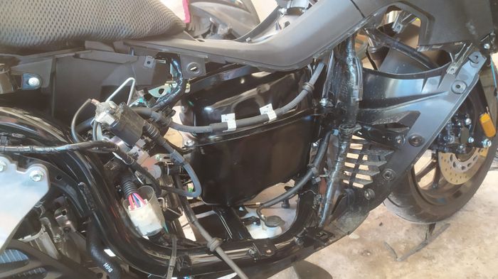 NMAX, yamaha nmax, razan yamaha india, NMAX Turbo, tangki 10 liter, Cocok Buat Turing Jauh, Segini Harga Tangki 10 Liter Buat NMAX Turbo