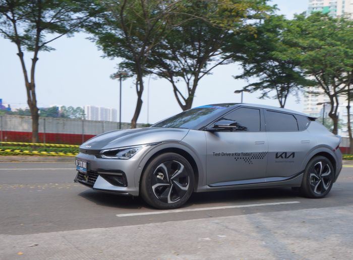giias, mobil listrik kia, Kia EV6 GT-Line, KIA EV9 GT-Line, GIIAS 2025, Tak Mau Ketinggalan Tren Mobil Listrik, KIA Boyong EV9 dan EV6 GT-Line ke GIIAS 2025