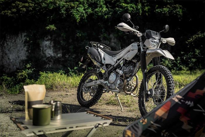 kawasaki klx, motor trail kawasaki, harga motor kawasaki, klx230, KLX230 Sherpa, Bosen Motor Trail Itu-itu Aja? Coba Lirik Kawasaki KLX230 Sherpa, Lebih Siap Diajak Blusukan