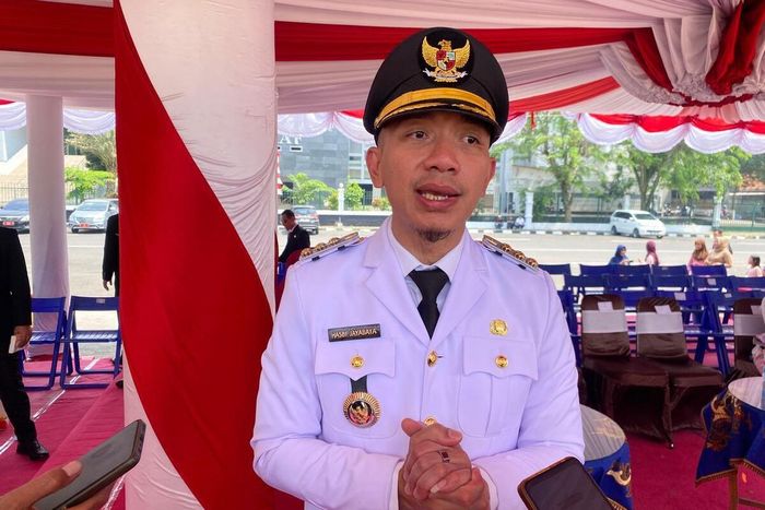 Jalan Rusak, fortuner, pajero sport, dana desa, jalan desa, Bupati Lebak Hasbi Jayabaya, Mobil Mewah Kades, Bupati Lebak Pertanyakan Dana Desa ke Kades-kades Bermobil Mewah, Jalan Kok Masih Rusak?