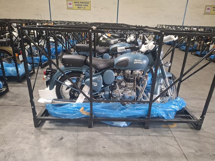 royal enfield classic 500, Lelang Royal Enfield, Lelang Motor Bea Cukai, Lelang Motor Baru, Royal Enfield Bullet Classic 350, Catat Tanggalnya, Lelang 60 Unit Royal Enfield Classis EFI 500 dan Bullet Classic 350 Mulai Rp 31 Jutaan