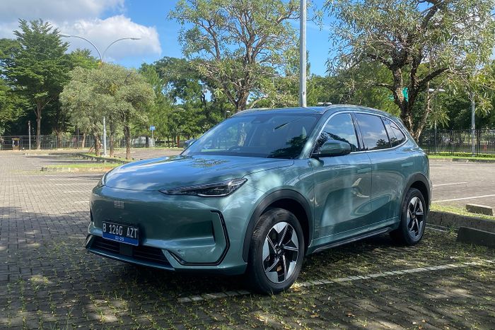 Geely, Denza D9, denza, Geely EX5, Otomotif award 2025, Mengejutkan! Dua Wajah Baru Ini Raih Penghargaan OTOMOTIF Award 2025