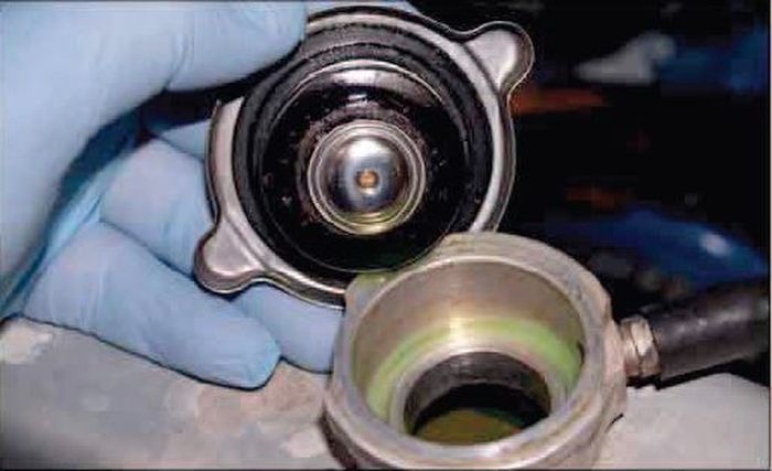 Radiator, mobil, air radiator, air radiator mobil, Ini Dia Penyebab Air Radiator Mobil Kotor dan Cepat Berkurang!