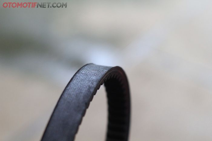 motor matic, v-belt, V-belt CVT motor matic, v-belt motor matic, ciri v-belt motor matic mau putus, Ini Beberapa Dampak V-belt Motor Matic Retak-retak Masih Dipakai