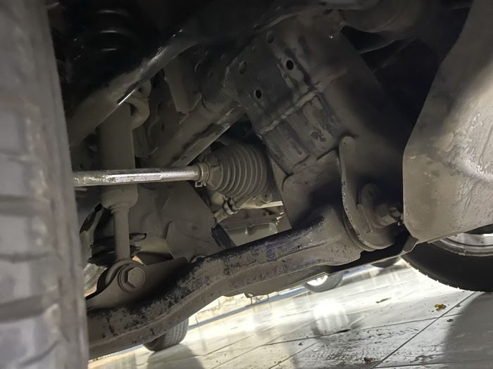 musim hujan, karat, mobil bekas, bagian mobil yang rentan terkena karat, bagian mobil mana saja yang rentan terkena karat, Ini Bagian-bagian di Mobil Yang Sering Terserang Karat di Musim Hujan