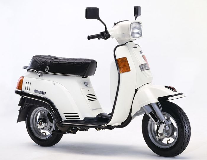 suzuki, motor matic, vespa excel, Suzuki Gemma 125, Wajah Mirip Vespa Excel, Siapa Sangka Motor Maric Ini Bikinan Suzuki