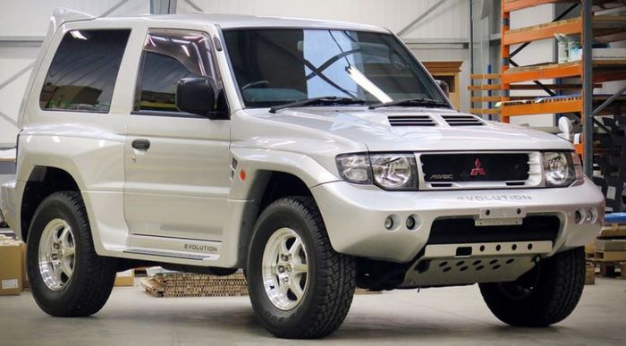 mitsubishi, mitsubishi pajero, reli dakar, Mitsubishi Pajero Evolution, lancer evolution, Pakai Embel-embel Evolution, Mitsubishi Pajero Ini Bukan Pajero Biasa