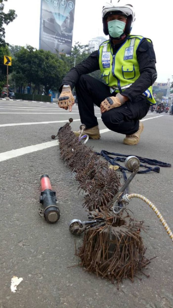 ban bocor, ranjau paku, lokasi ranjau paku, ranjau jalan, Penyebaran Paku, Waspada Lewat Enam Lokasi di Jakarta Ini, Pasang Mata Demi Keselamatan Ban Motor dan Mobil
