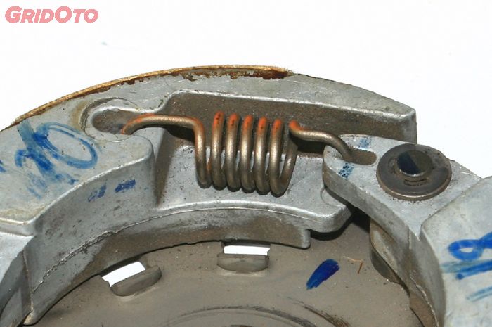 Inilah Beberapa Tanda Yang Bisa Dirasakan Saat Per kampas Ganda Motor Matic Melemah