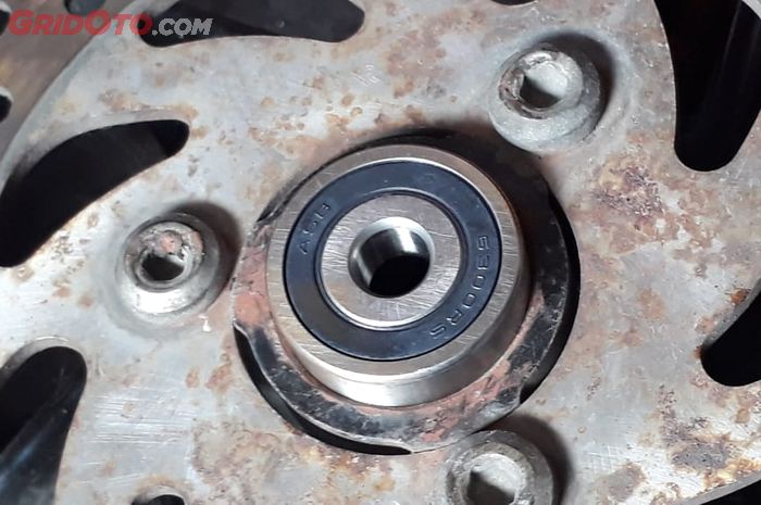 Mekanik Kreatif Ungkap Cara Mudah Akalin Rumah Bearing Roda Aus