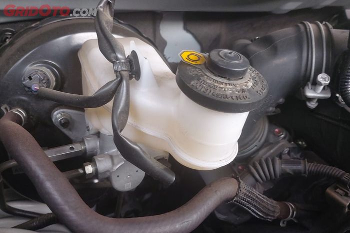 Kok Minyak Rem Mobil DIganti Setiap 2 Tahun Sekali, Ini Penjelasannya