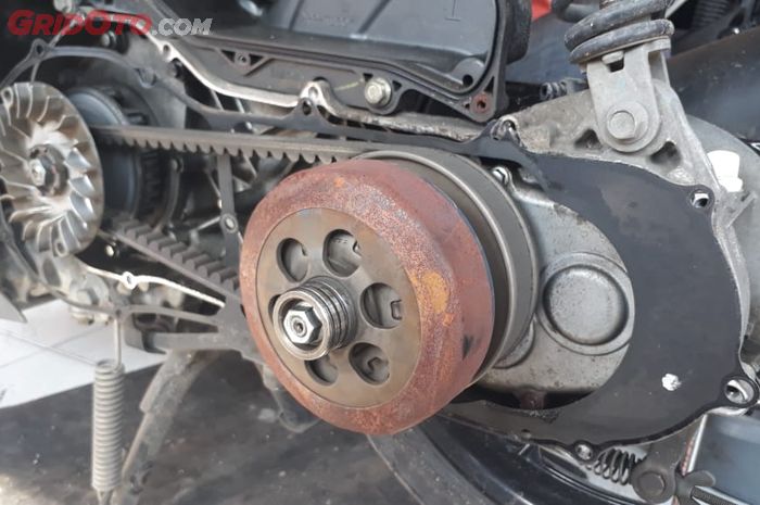 Harus Tahu, Ini Beberapa Faktor Penyebab Tarikan Motor Matic Terasa Slip