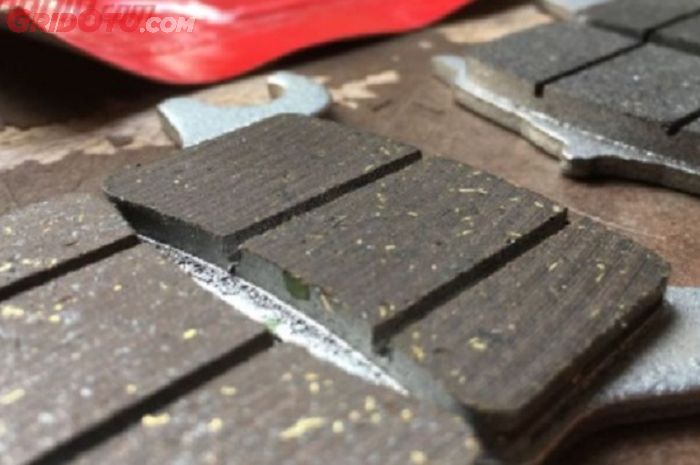 Ini Sebabnya Kampas Rem Motor Kondisi Baru Nggak Bisa Langsung Pakem