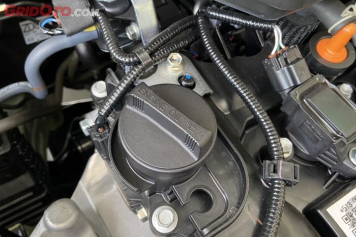 Hati-hati, Ini Bahaya di Balik Tutup Oli Mesin Mobil Bekas Yang Kering