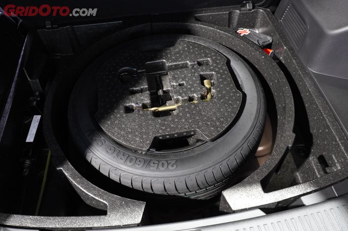 Harus Tahu, Cara Yang Benar Merawat Ban Serep Mobil Tuh Begini