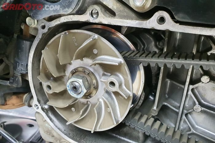 Ini Sebabnya Tarikan Motor Matic Bisa Loyo Karena Puli Depan Aus