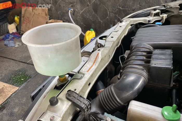 Bisa Picu Overheat, Ini 6 Langkah Keluarkan Angin Palsu dari Radiator