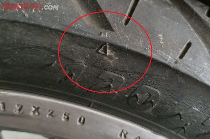 Masih Banyak yang Belum Paham, Ini Fungsi Segitiga Mungil di Dinding Ban