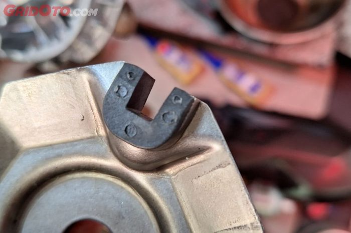 Beli Slide Piece KW Biar Murah, Tapi Ini Dampaknya ke CVT Motor Matic