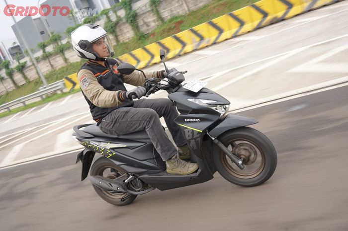 Ganteng Pakai Pelek 12 Inci, Ternyata Harga BeAT Street Lebih Murah dari BeAT Biasa di Juli 2025