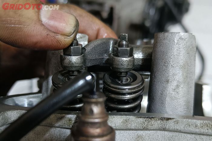 Ciri-ciri Setelan Klep di Motor Matic Longgar Yang Wajib Kalian Tahu