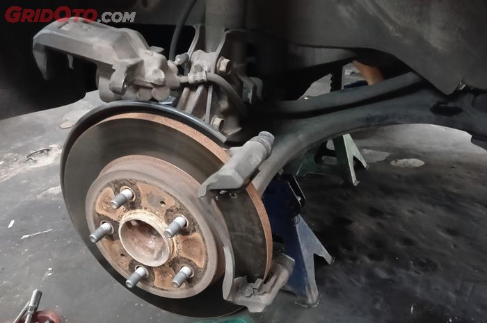 Mobil Jarang Dipakai Cakram Jadi Karat, Ini Penjelasan Bengkel Resmi