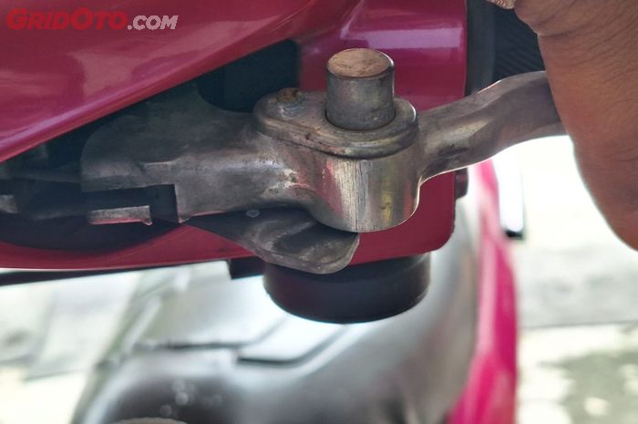 Enggak Ribet, Pasang Parking Brake Lock di Yamaha Mio Cuma Butuh Ini