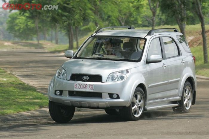 Ini Sebabnya Dua Kebiasaan Buruk Bawa Mobil Bekas Harus Diwaspadai