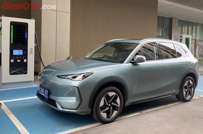 Best Medium SUV EV OTOMOTIF Award 2025, Sekencang Ini Lari Geely EX5