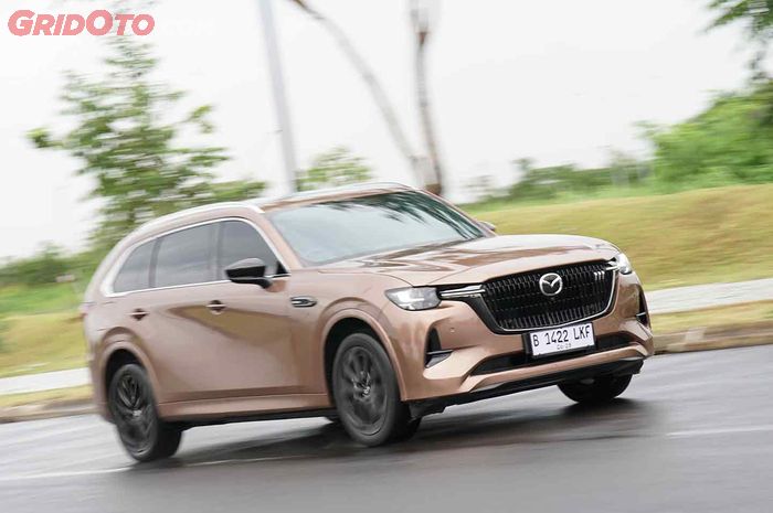 Tiga Cara Mudah Isi Baterai Mazda CX-80 PHEV, Nomor 2 Pencet Tombol