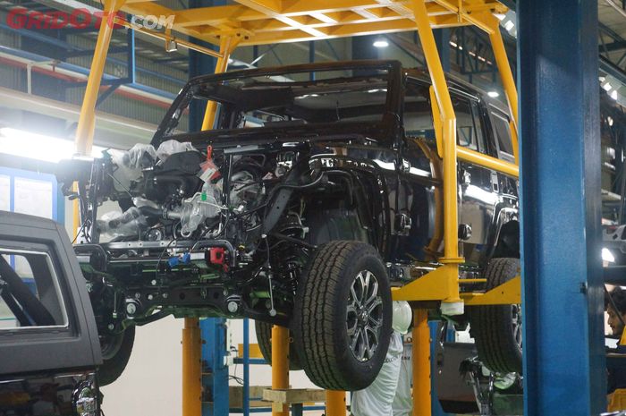 Intip Tampilan BAIC BJ40 Plus saat Sedang Dirakit di Indonesia