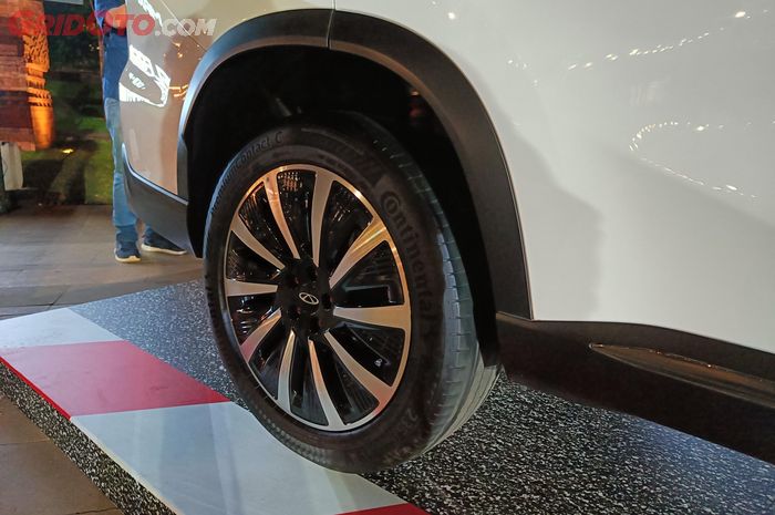 Paku yang Menancap Bisa Bikin Rusak Ban Kalau Dibiarkan, Ini Alasannya