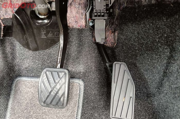 Jangan Asal Pasang Karpet Tambahan di Kursi Pengemudi, Ini Bahayanya