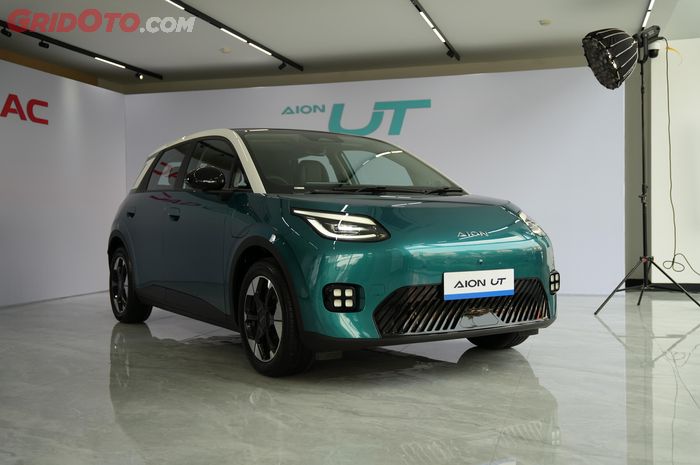 Spesifikasi Mobil Listrik AION UT Yang Diperkenalkan Di Indonesia