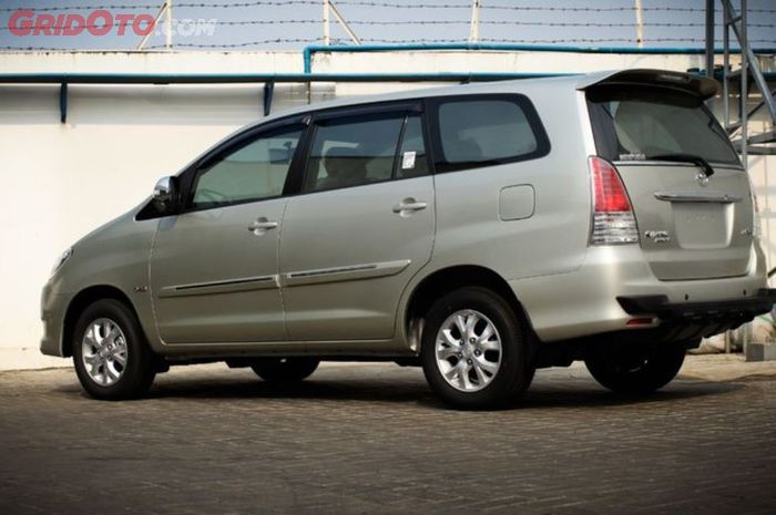 Pas Buat Kebutuhan Keluarga, Segini Kisaran Harga Toyota Kijang Innova Bensin 2009-2011