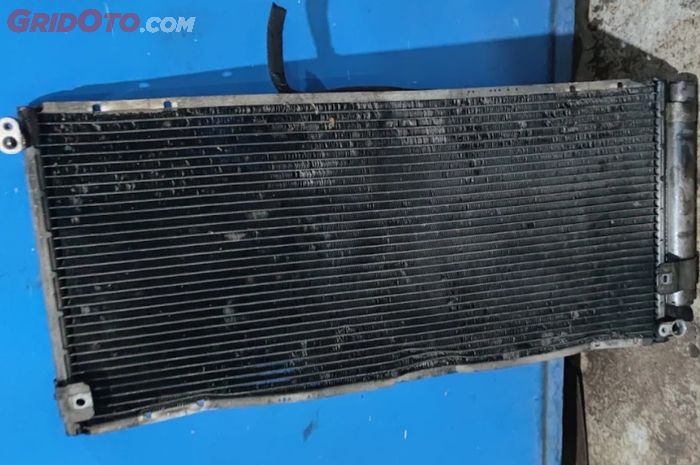 Sering Merokok di Dalam Mobil, Ternyata Ini Dampaknya buat AC