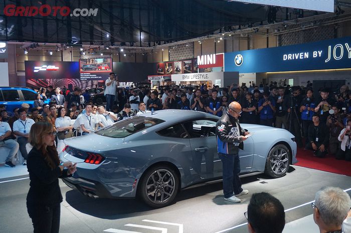 Beberapa Fitur Unik Di Eksterior Ford Mustang, Remnya Besar Sekali!