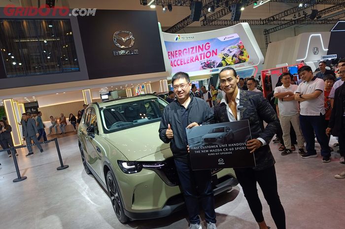 Terkenal Sebagai Loyalis Mazda, Ade Rai Juga Beli CX-60 Sport