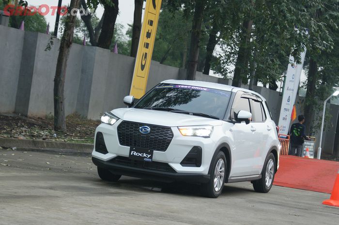Alamak Sedapnya, Kita Spill Sensasi Ngegas Daihatsu Rocky Hybrid
