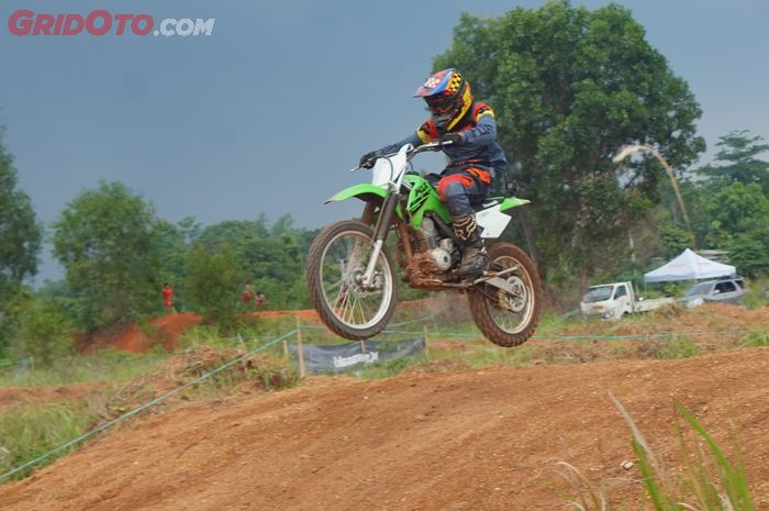 Test Ride Kawasaki KLX140R F di Trek Off Road, Versi Terondol KLX150