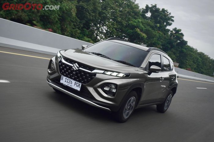 Suzuki Fronx GL Vs Toyota Agya GR Sport, Siapa Yang Lebih Irit?