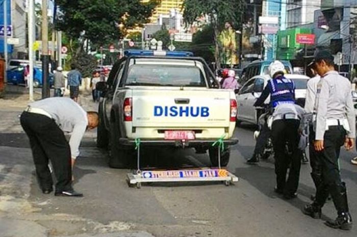 Waspada Lewat Enam Lokasi di Jakarta Ini, Pasang Mata Demi Keselamatan Ban Motor dan Mobil