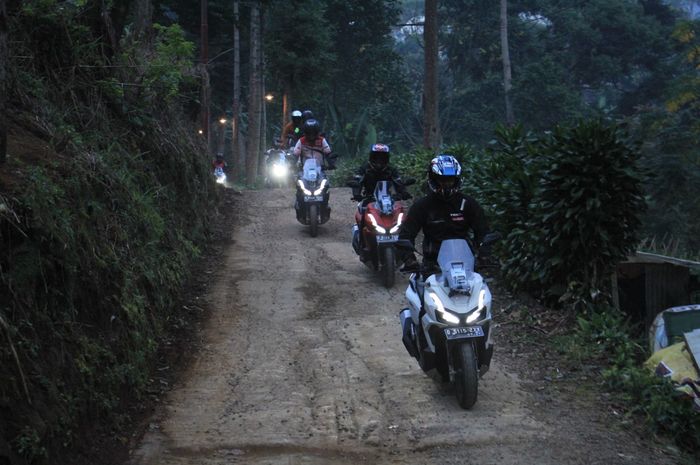 Cari Matic Spek Enak Diajak Blusukan? Honda ADV 160 Layak Dipertimbangkan, Cek Speknya